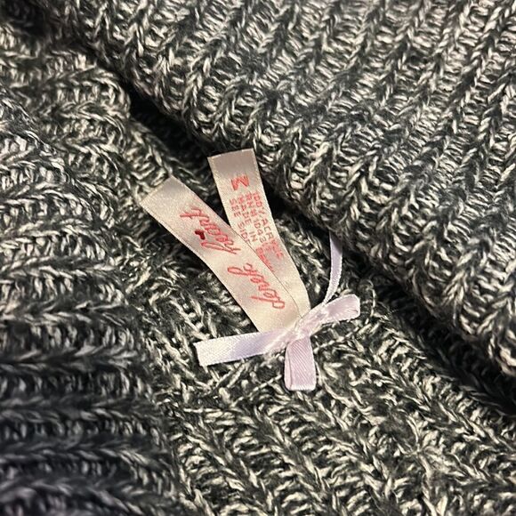 Derek Heart Grey and Black Turtle Neck - Picture 5 of 6